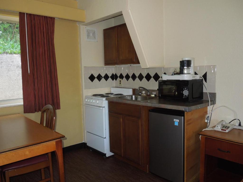 Monticello Motel Портленд Экстерьер фото