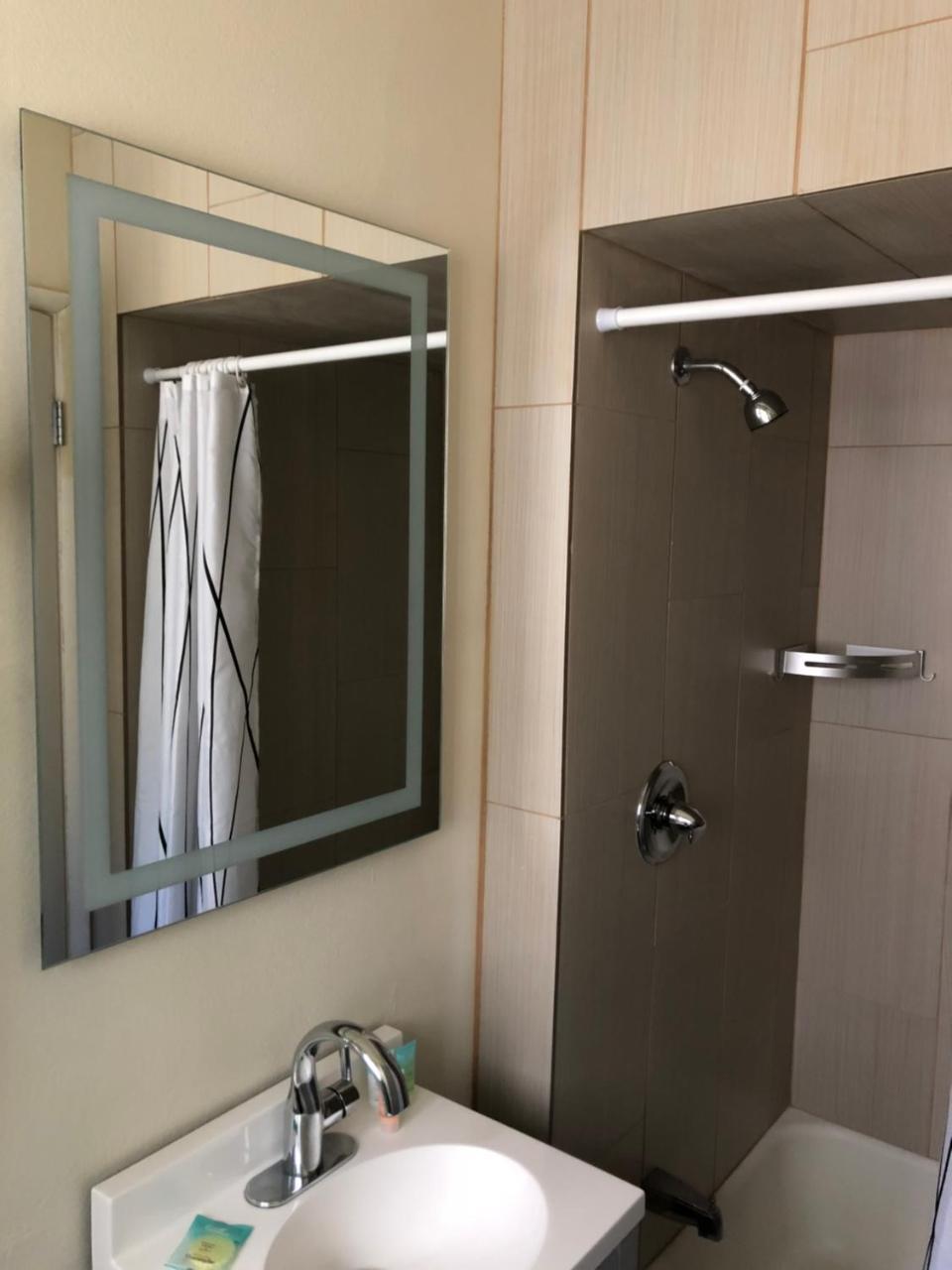 Monticello Motel Портленд Экстерьер фото